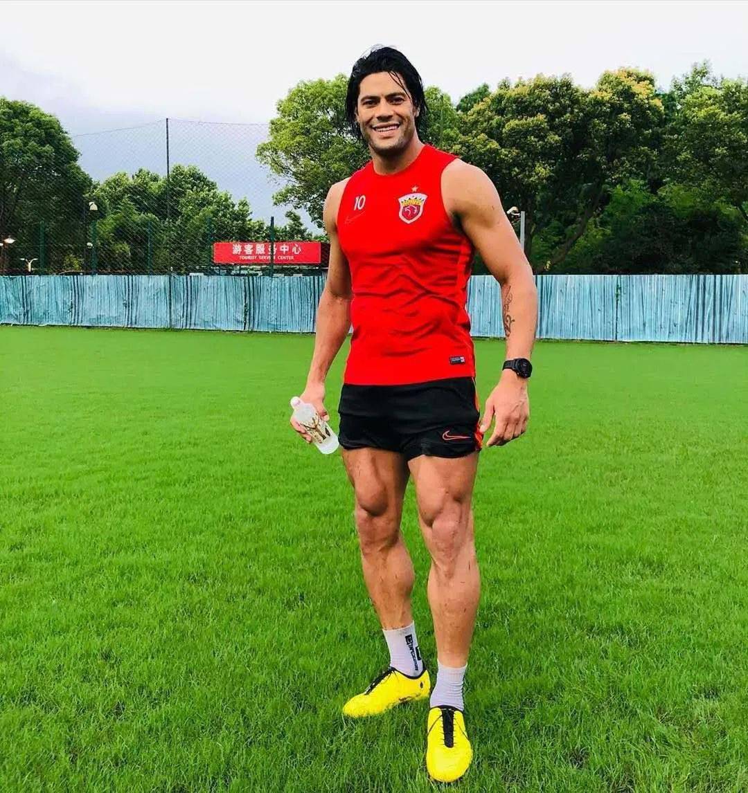 德国杯倒计时,菲尼克斯太阳清晨止住颓势,细节引发关注,气氛紧张,赛程密集仍需轮换 德国杯倒计时,菲尼克斯太阳清晨止住颓势,细节引发关注,气氛紧张,赛程密集仍需轮换