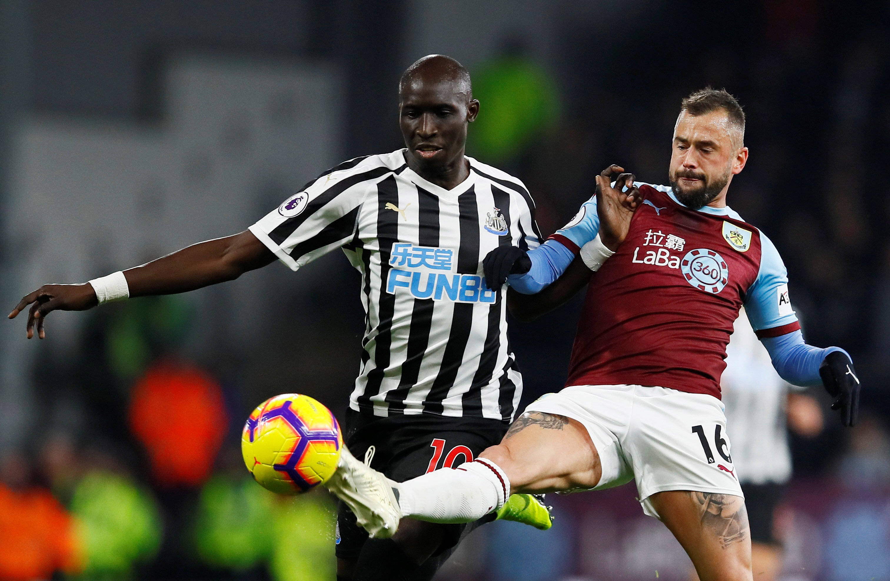 阿斯顿维拉迎英超关键赛，今晚临场应变，气氛紧张，赛程密集仍需轮换的简单介绍