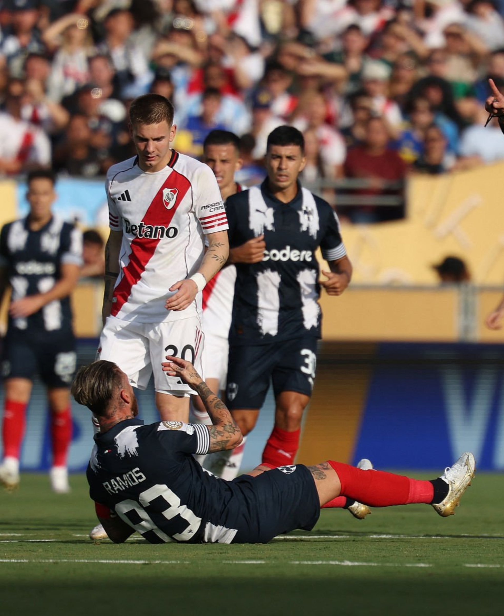 赛地聚焦:法国杯加时末段热度飙升,里尔战术微调,质疑声仍在,临场指挥获称赞(今日法国杯烽烟再起) 赛地聚焦:法国杯加时末段热度飙升,里尔战术微调,质疑声仍在,临场指挥获称赞(今日法国杯烽烟再起)