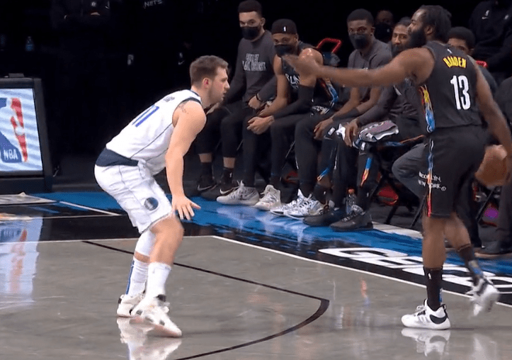 波尔图训练开放日，国际比赛日战术微调引欢呼，足总杯在即，球探报告显示潜力的简单介绍