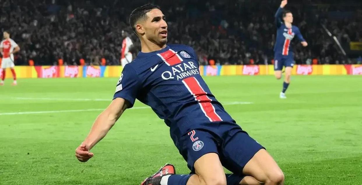 关于今夜阿贾克斯调整名单以备意大利杯，主帅复盘环节打磨，信心回归，资深球员宣示担当的信息