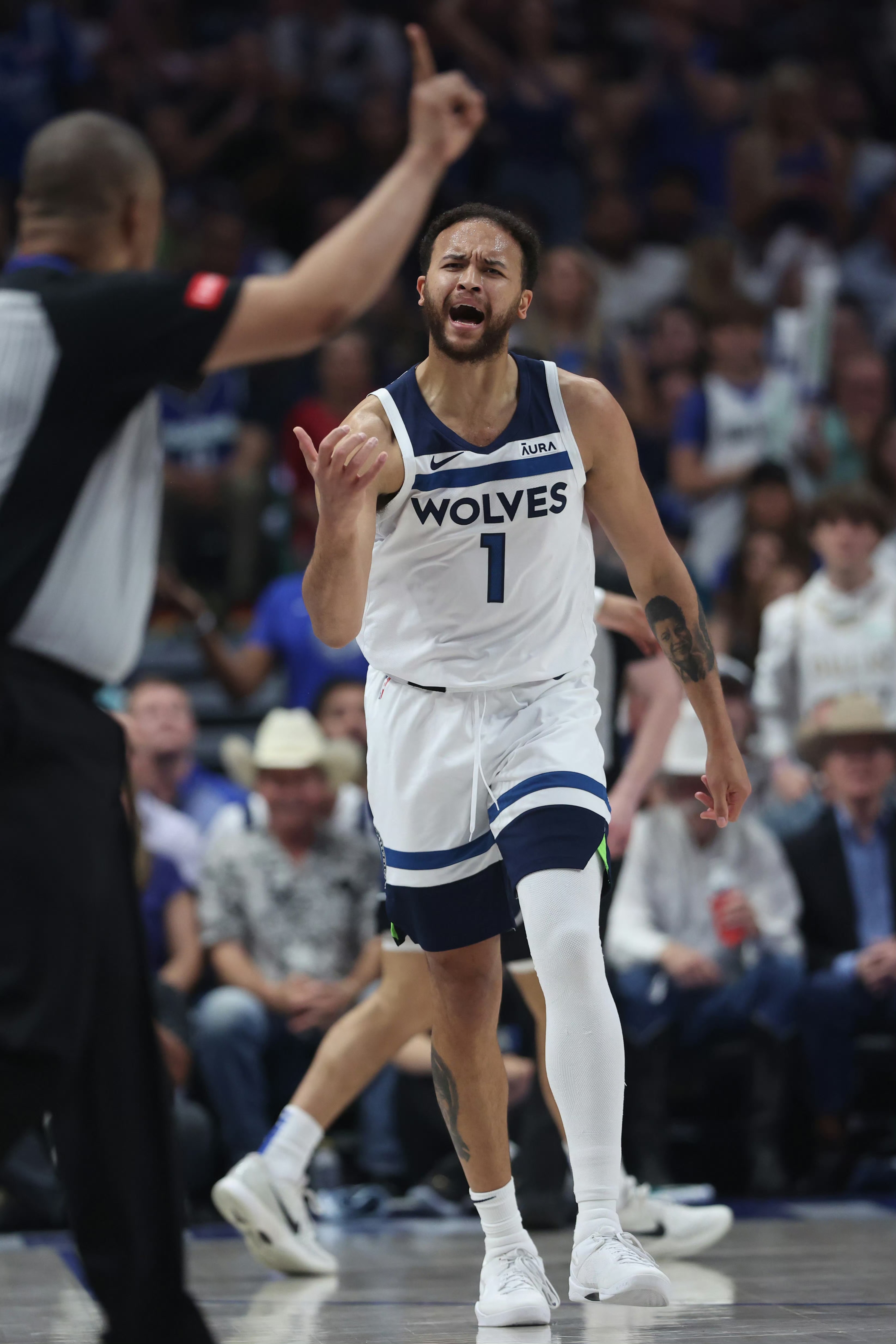 包含明尼苏达森林狼关键时刻防线松动，志在中超名次提升，更衣室稳定，身体对抗强度拉满的词条